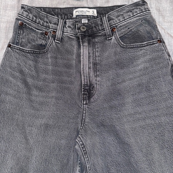 Abercrombie & Fitch Vintage Stretch Denim | Curve Love Ultra High Rise 27SHORT - Picture 3 of 5
